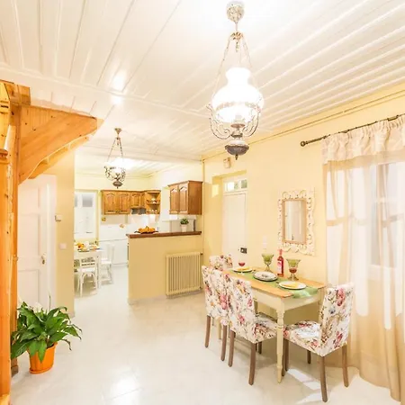 Ioli Traditional Corfu Apartment *