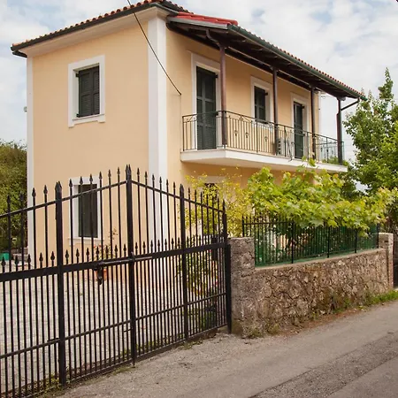 Ioli Traditional Corfu Apartment *
